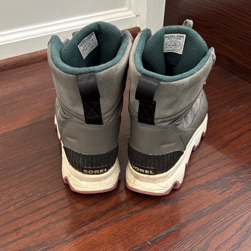 Sorel Gray Kinetic  Sport Sneaker Boots with Yellow Highlights - Picture 2 of 4